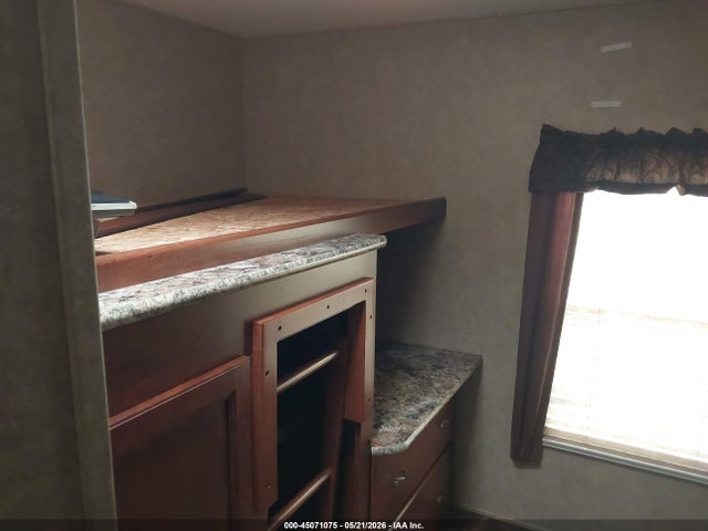 Tracer By Forest Riv Ultra Lite Executive
