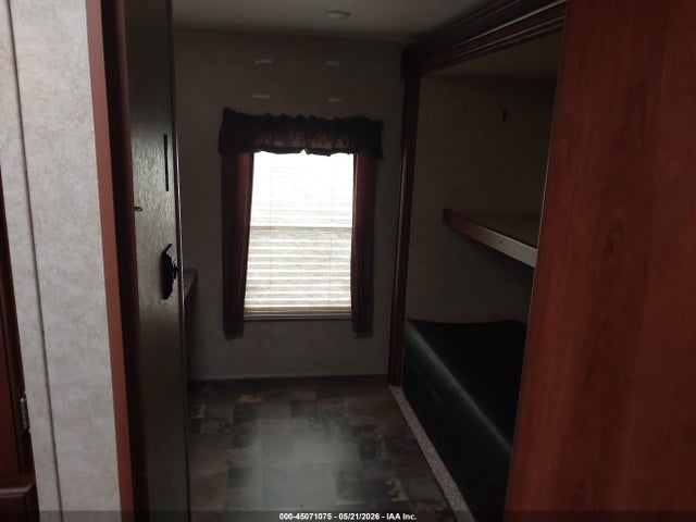 Tracer By Forest Riv Ultra Lite Executive