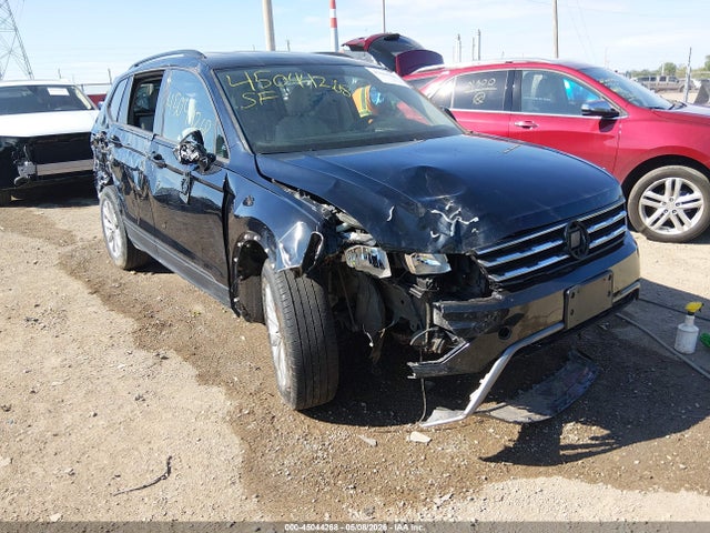 Salvage Volkswagen Tiguan Image
