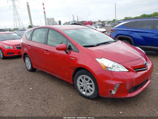 Salvage Toyota Prius v Image