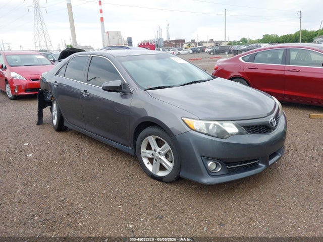 Salvage Toyota Camry Image