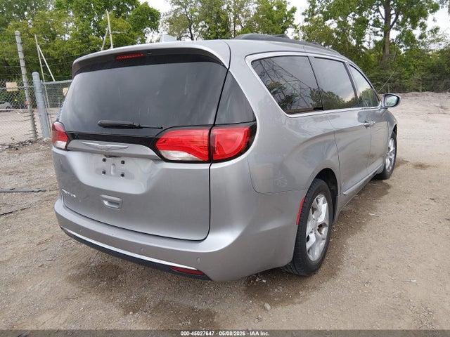 Chrysler Pacifica Touring-l