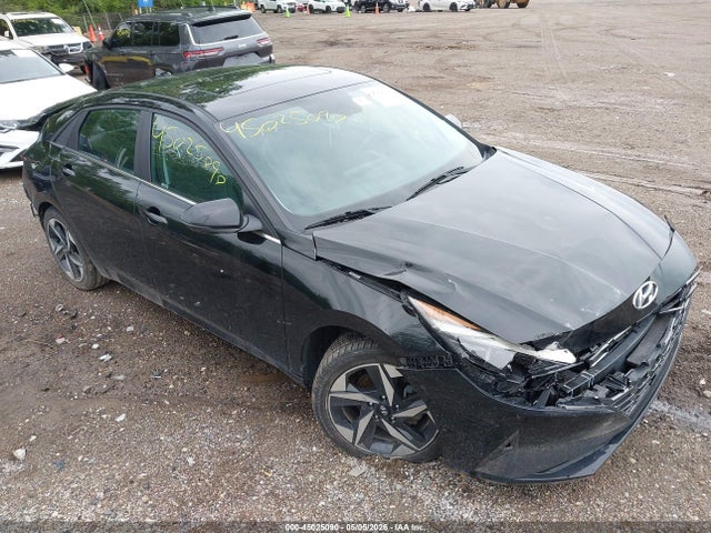 Salvage Hyundai ELANTRA Image