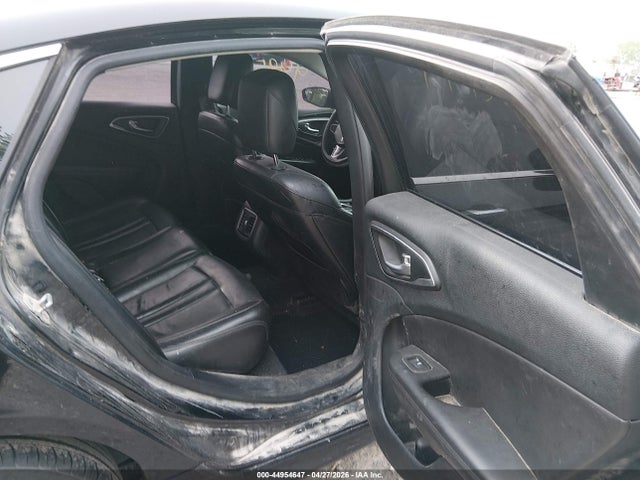 Chrysler 200 C