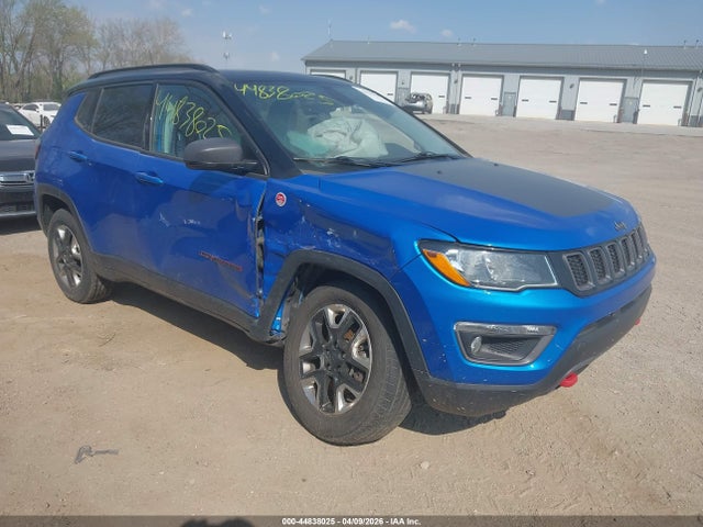 Salvage Jeep Compass Image