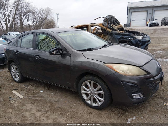 Salvage Mazda Mazda3 Image
