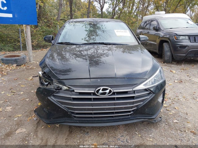 Hyundai ELANTRA Sel