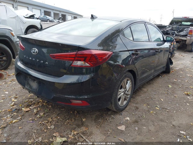 Hyundai ELANTRA Sel