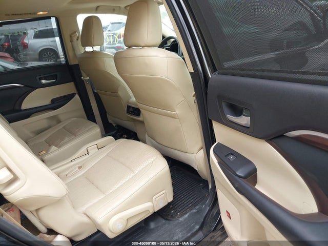Toyota Highlander Limited V6