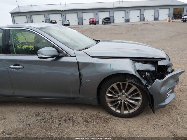 INFINITI Q50 Premium