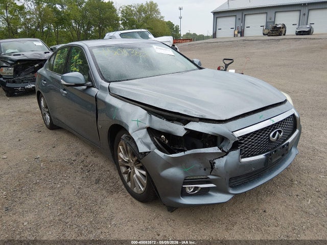 INFINITI Q50 Premium