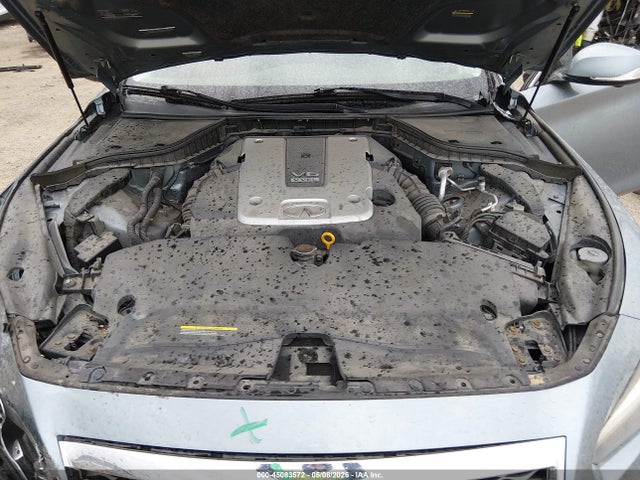 INFINITI Q50 Premium
