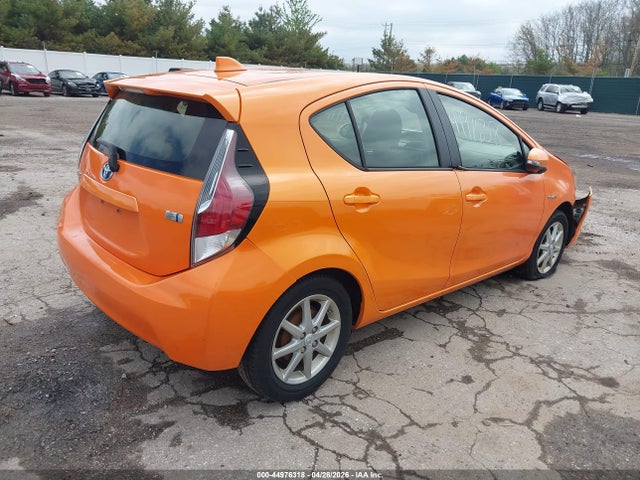 Toyota Prius c Three