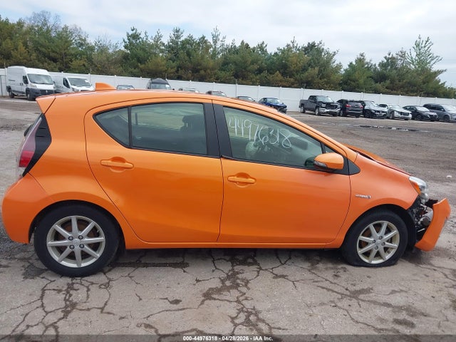 Toyota Prius c Three