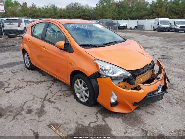 Salvage Toyota Prius c Image