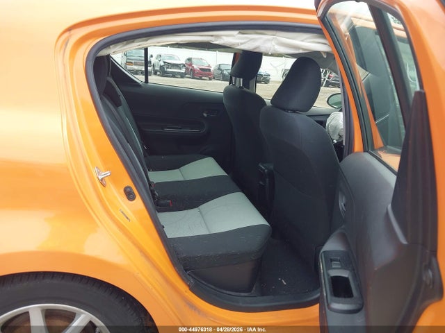 Toyota Prius c Three