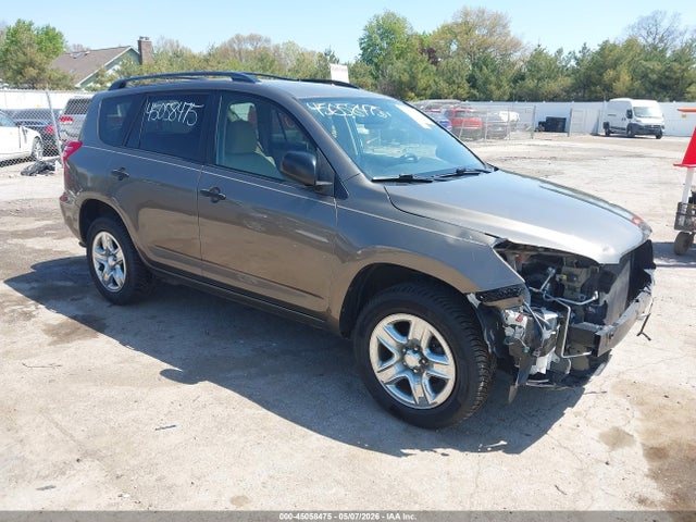 Salvage Toyota RAV4 Image