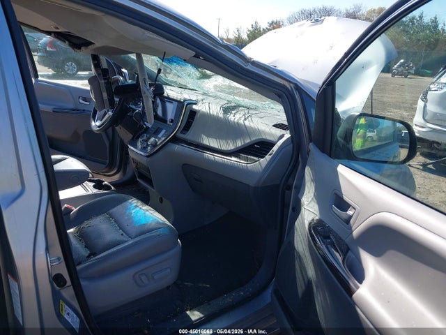 Toyota Sienna Xle 8 Passenger