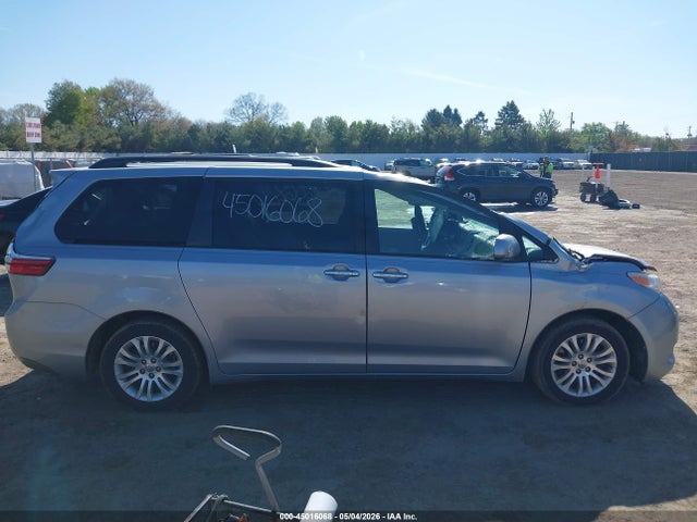 Toyota Sienna Xle 8 Passenger