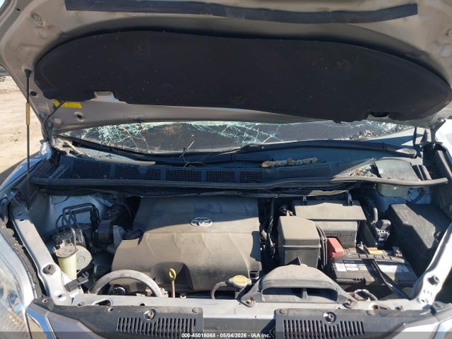 Toyota Sienna Xle 8 Passenger