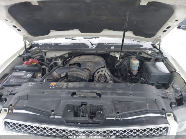 Chevrolet Suburban 1500 Ltz