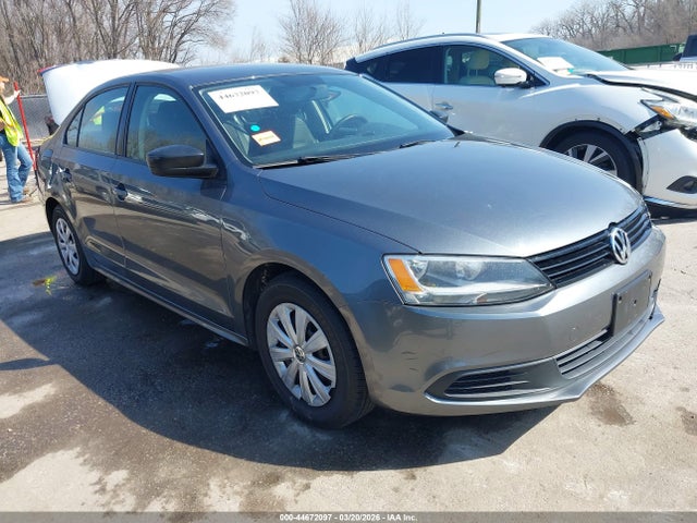 Salvage Volkswagen Jetta Image