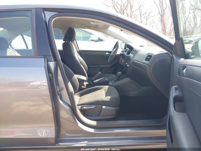 Volkswagen Jetta 2.0l S
