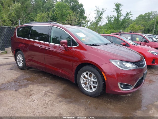Salvage Chrysler Pacifica Image