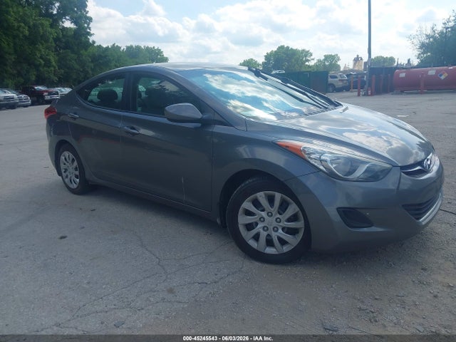 Salvage Hyundai ELANTRA Image