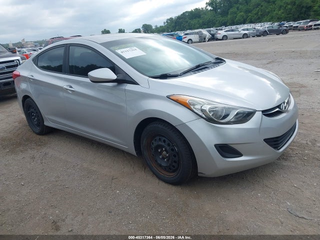 Salvage Hyundai ELANTRA Image