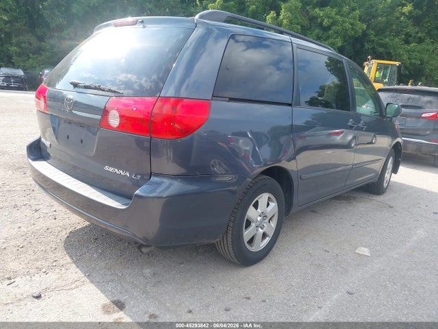 Toyota Sienna Le