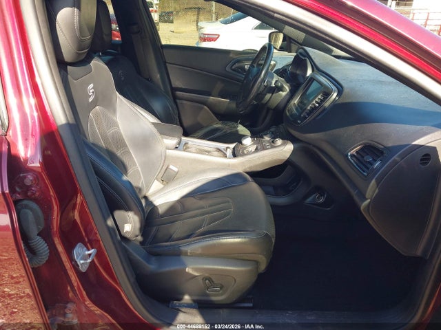Chrysler 200 S