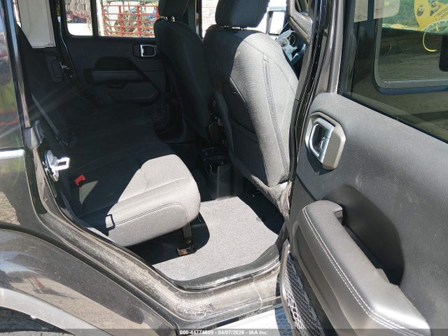 Jeep Wrangler Sahara