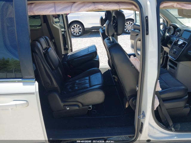 Chrysler Town & Country Touring