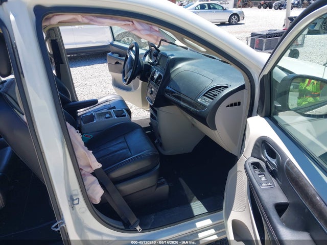 Chrysler Town & Country Touring