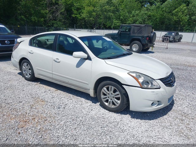 Salvage Nissan Altima Image
