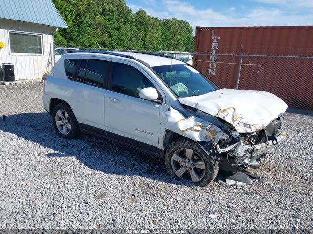 Salvage Jeep Compass Image