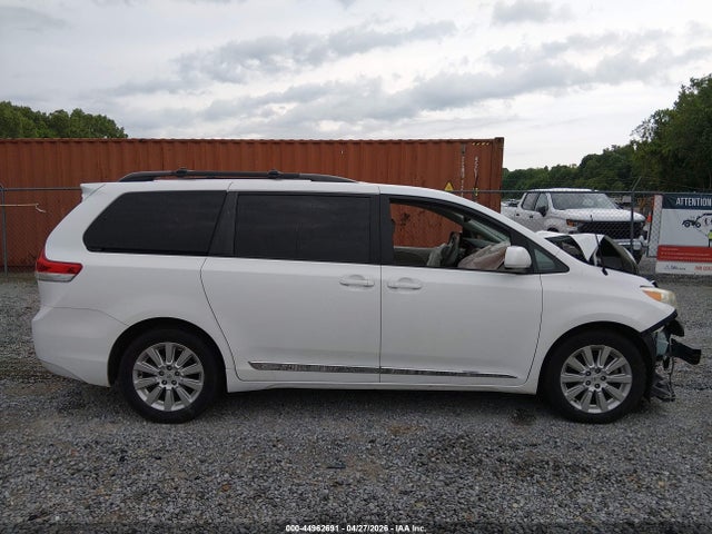 Toyota Sienna Xle