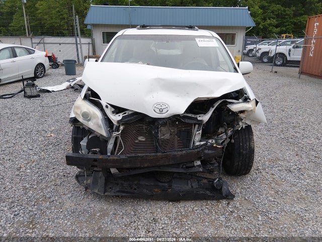 Toyota Sienna Xle