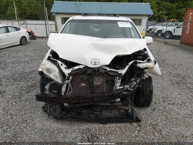 Toyota Sienna Xle