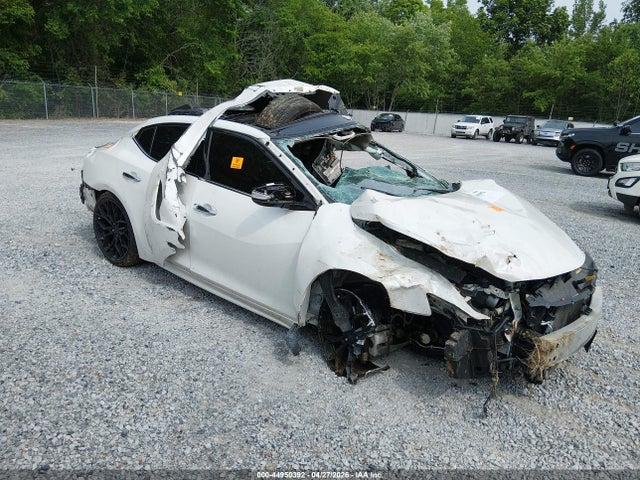 Salvage Nissan Maxima Image