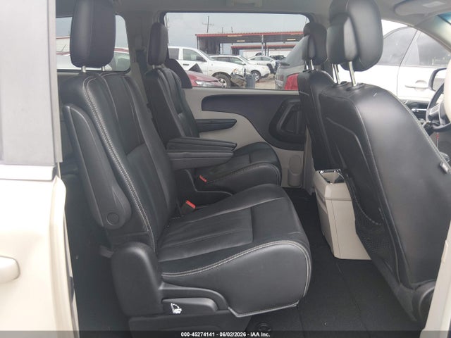 Chrysler Town & Country Touring