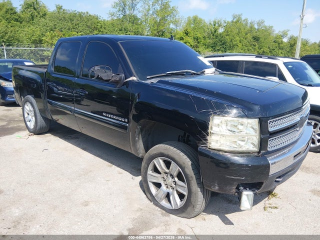 Salvage Chevrolet Silverado 1500 Image