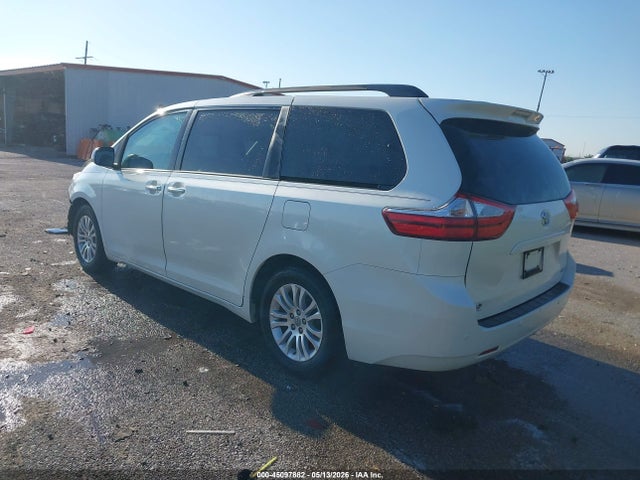 Toyota Sienna Xle 8 Passenger