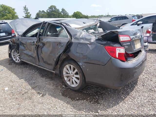 Toyota Camry Xle V6