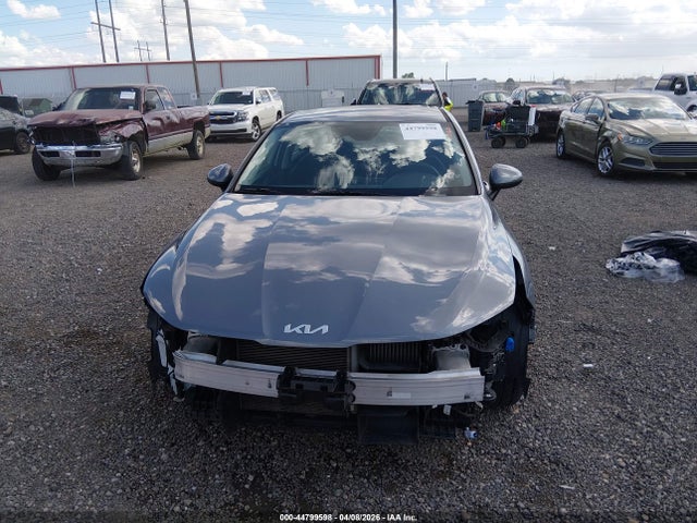 Kia K5 Lxs