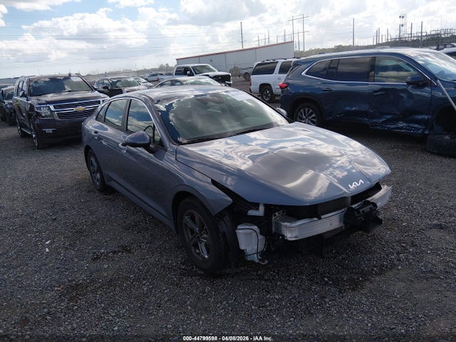 Salvage Kia K5 Image