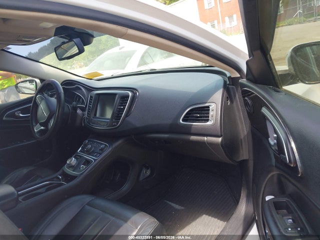Chrysler 200 C