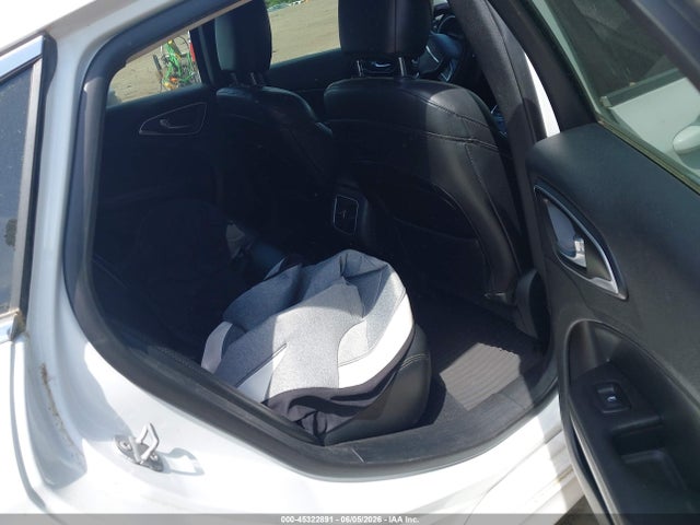 Chrysler 200 C