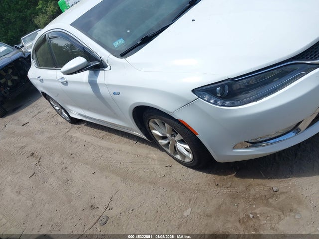 Salvage Chrysler 200 Image